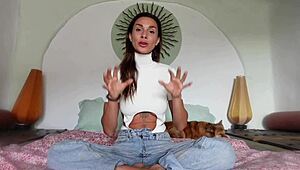 Tutorial Comparing Foreskin And Circumcised Penises With Roxy Fox