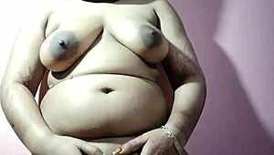 गर्लफ्रेंड की बड़ी गंद और बड़ी छाती