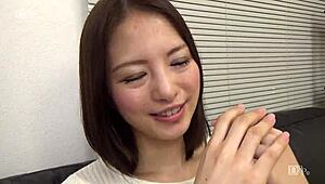 出演 白咲奈々子 スッピン熟女 〜スッピンで中出し３ｐ〜 1
