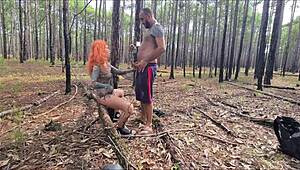Ruiva gostosa contrasts her big ass Latina exhibitionism on the trail with intense outdoor sex