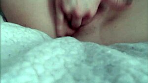 Bu Fahişeyi Odasında Hep Mastürbasyon Yapar Görürüm