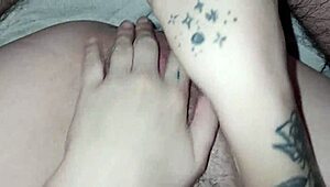 Curvy Argentine vagina gets cumshot