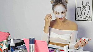 I love this Harley Quinn makeup tutorial for Halloween