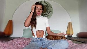 Tutorial Comparing Foreskin And Circumcised Penises With Roxy Fox