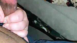 Enjoying some good sloppy head on this big black cock 😋