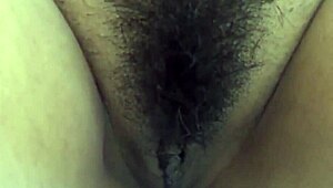 Mamacita Gabby Quinteros Playing With Mature Trimmed Pussy