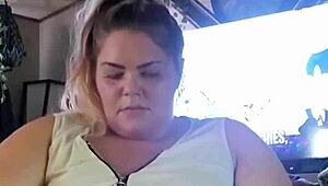 Goldielox Plays With Herself In Panties