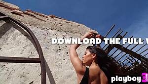 cute hannah le says, 'look at my sexy body'