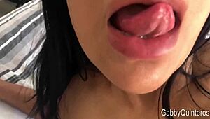 Mamacita Gabby Quinteros Playing With Mature Trimmed Pussy