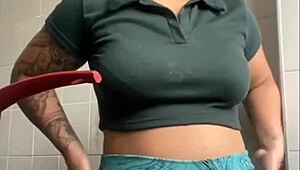 i love flashing my swollen big pussy