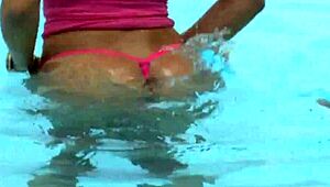 Perfecte Latina tiener doet eerste porn met grote kont