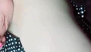 linda ladyboy gets ass penetrated and masturbates anal