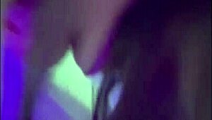 كنت راجعه من بحرى و سواق المشروع طلع معايا الشقة زبره نار المتناك متعنى اوى ركب على طيازى فشخ كسمى