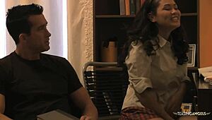 ครูโดนสาวชุดนักเรียนดูดควยก่อนเย็ดดุ