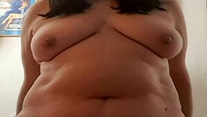 Beautiful Latina Mature Wife's First Time Fucking A Pillow At Home