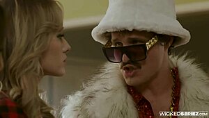 Sunny Gold Melonlar Sahne 2 Nicole Doshi Melody Marks Küçük Sert Öpüşme