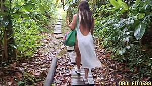Dani fitness goes hiking with a guy and ends up with blowjobs and anal sex in nature 😍