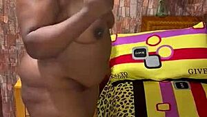 This shaved lesbian pussy update from sundaydogood614 is hot