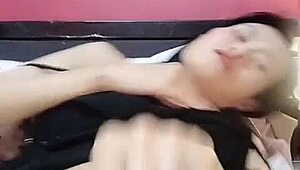 สาวไทยนิ้วหีฉ่ำน้ำแตกคาปาก