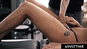 I ride the masseurs big cock for relaxashun