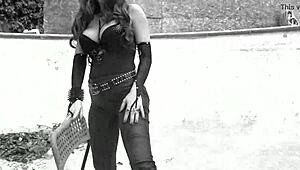 Pornstar Savana Twerks And Strips! Getting So Horny!