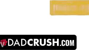 does sweet stepdaughter scarlett alexis crush on big dick stepdaddy?