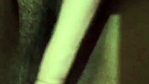 teen rubs herself with dildo in solo masturbation session