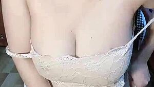 glasses-wearing vietnamese girl masturbates so enticingly 🔥