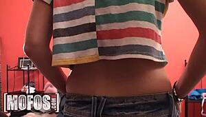 watch bella luciano spread her asshole wide open and try anal for the first time