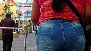 spying on two rich asses in fresero center