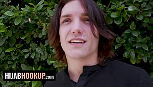 stranded muslim cutie rewards american stud with tight pussy 😘