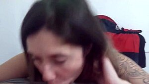 Amateur gives sloppy blowjob