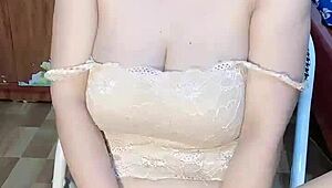 glasses-wearing vietnamese girl masturbates so enticingly 🔥