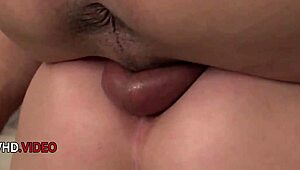 マヤ・カトが情熱的なフェラチオの後、激しいハードコアセックスと中出し