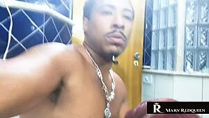 Redhead Amateur Licks Black Cock in Bath Before Creampie Fuck