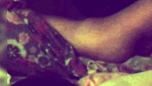 浴衣の若妻に夜這いをして、濃厚セックス