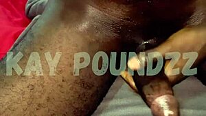 หนุ่มผิวดำชอบโชว์ช่วยตัวเองดูหนังโป๊ แตกยักษ์ HD สุดมัน!