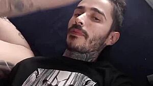 Hey, sit on my face with that sexy ass 😍