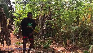 tlustá BBW sbírající špínu z koše šukána osamělým chlapem bez ženy