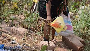 tlustá BBW sbírající špínu z koše šukána osamělým chlapem bez ženy