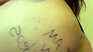 Ez a verif video nagy mellű seggű latin MILF-et mutat.