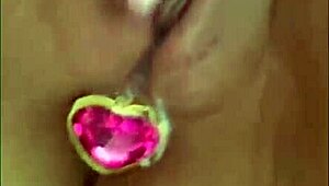 Rica Masturbates With Plug In Ano Enjoying Morning