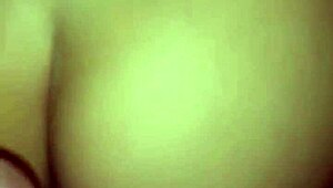 vörös hajú feleség szopja a férjét aztán gumi nélkül baszik idegennel a swing házban 😈