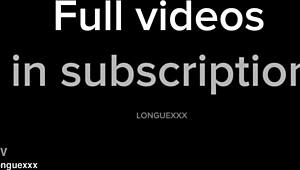 Hey, the skinny girl wants a long dick 😏