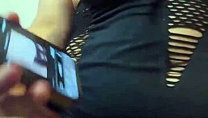 Este video de verificación muestra a la MILF latina con tetas y culo grandes