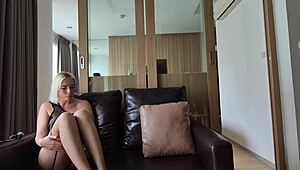 i caught my step sister masturbating and got turned on, lesbian teen 18+s try it together