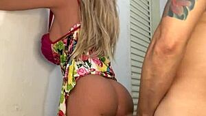 野外公衆アナル玩具ファック！