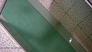 Cumshot-kompil på styvsysters feta kropp