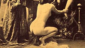 These vintage halloween items are amazing