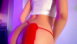 the devilish woman with a beautiful ass and curvy body tempts me into sin